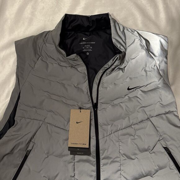 Nike Running Division Therma-Fit ADV Reflective Running Vest - Picture 12 of 14